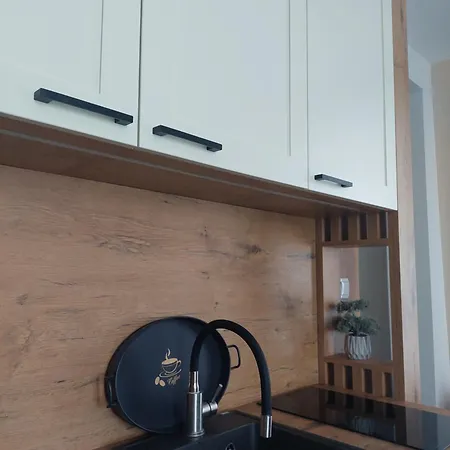 Bella Vista - Pogled Na Stazu *