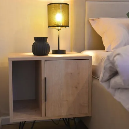 Bella Vista - Pogled Na Stazu