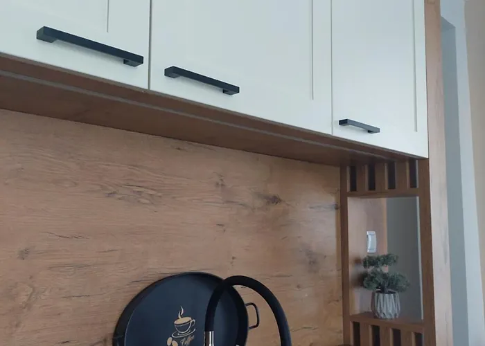 Bella Vista - Pogled Na Stazu *