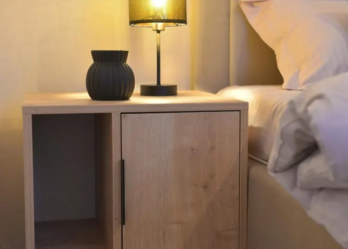 Bella Vista - Pogled Na Stazu